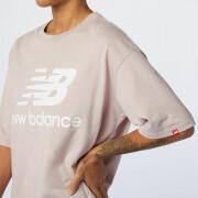 T-shirt för kvinnor New Balance essentials stacked logo
